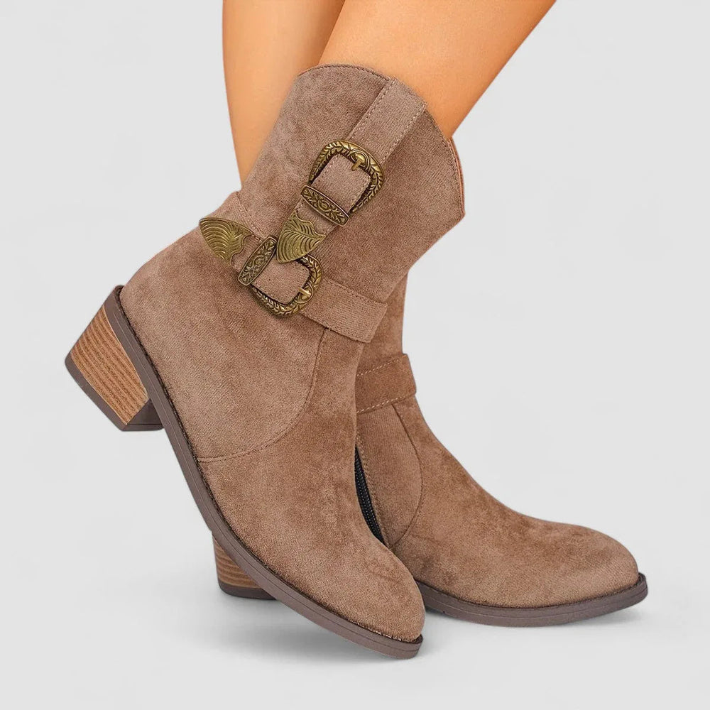 Catalina | Botines con Doble Hebilla Grabada