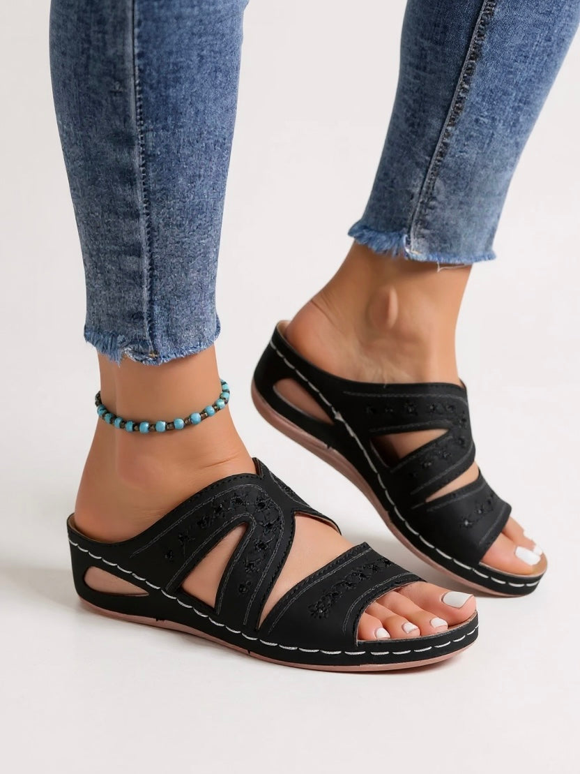 Alba | Sandalias de Deslizar Bordadas