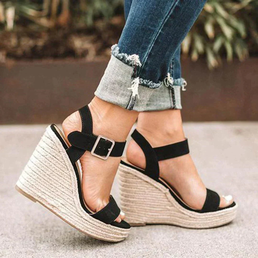 Camila | Sandalias de Tacón Cuña con Hebilla