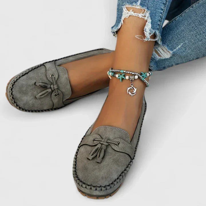 Daniela | Mocasines con Moño y Detalle de Borlas