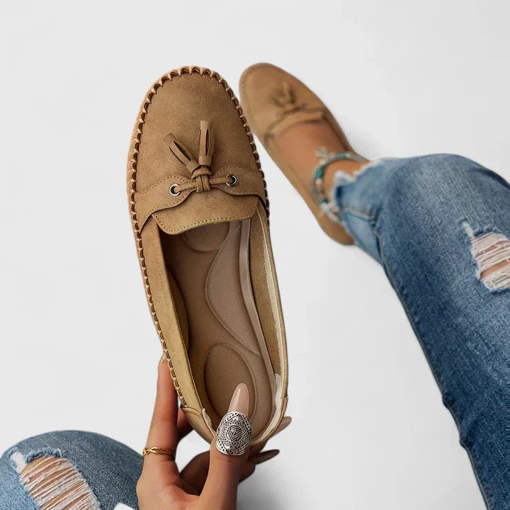 Daniela | Mocasines con Moño y Detalle de Borlas