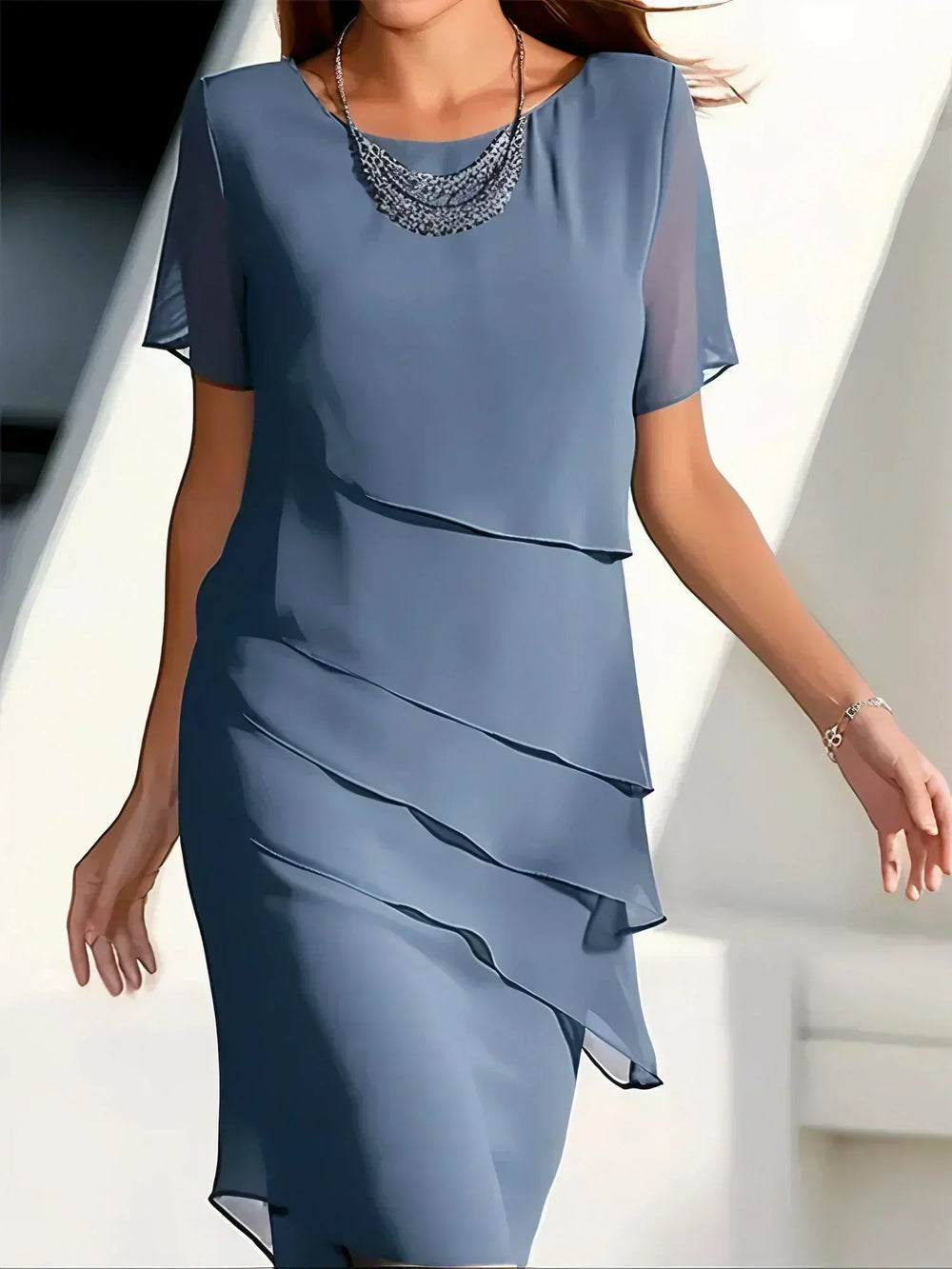 Lucía | Vestido Elegante de Capas Fluidas