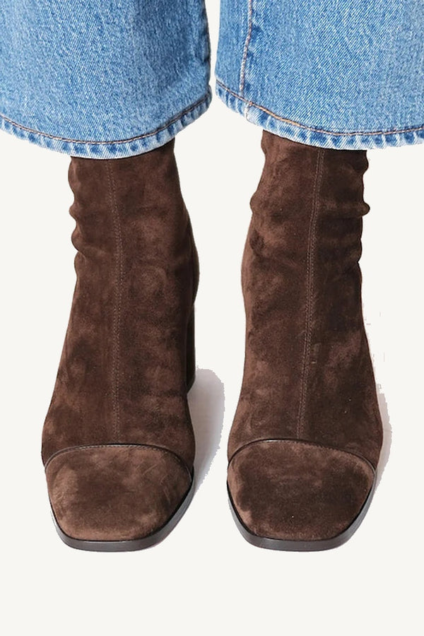 Clara | Botines Ajustados de Punta Cuadrada