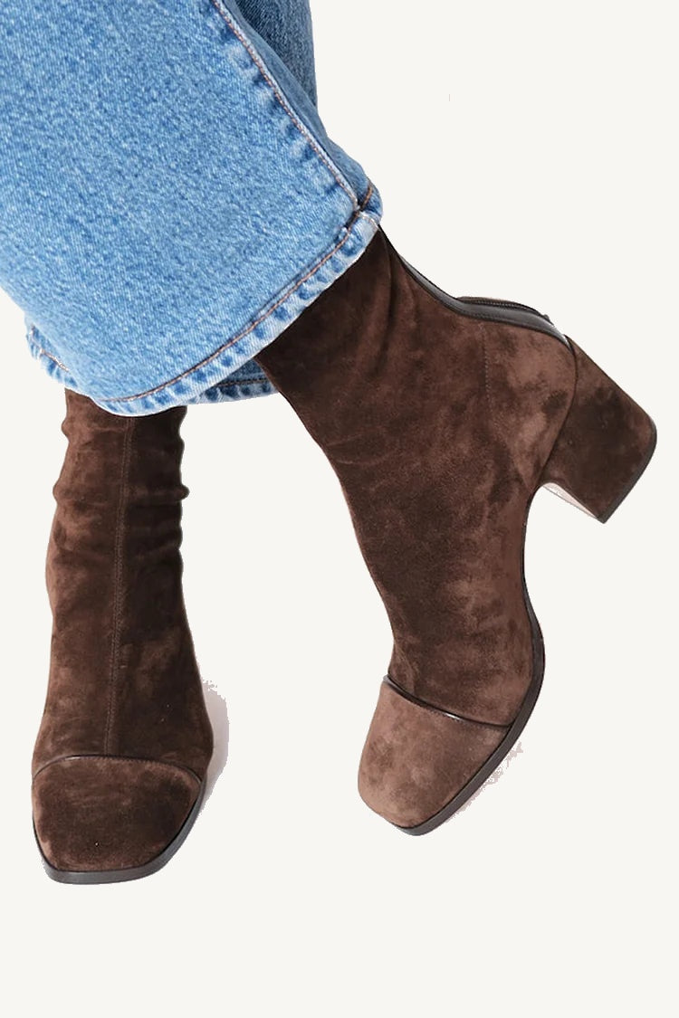 Clara | Botines Ajustados de Punta Cuadrada