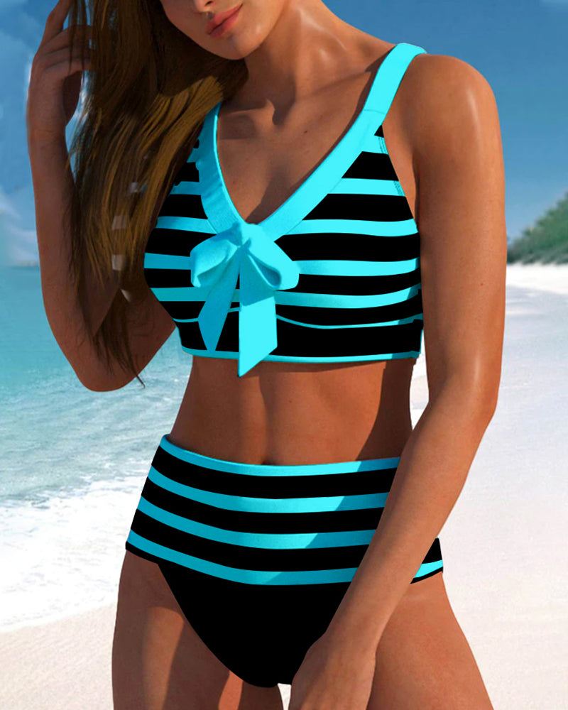 Regina | Bikini de Rayas y Tiro Alto