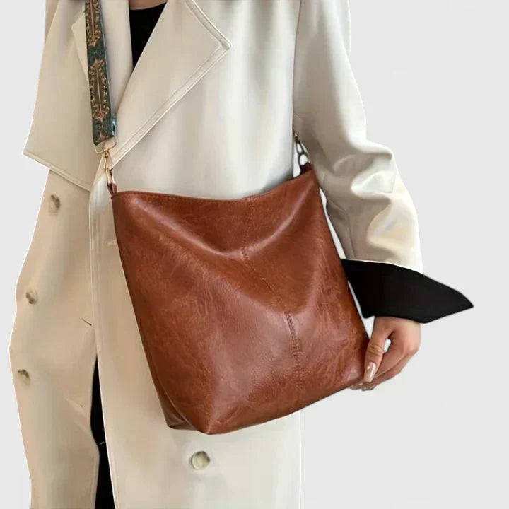 Regina | Bolsa de Hombro con Correa Ancha
